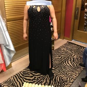 Selling prom dress only worn once!!